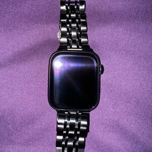 Apple Watch Series 7.